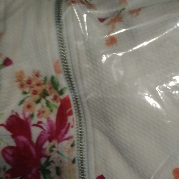 ⭐⭐NEW ARRIVAL⭐⭐Sexy Floral Rose Bomber Jacket - Picture 6 of 8